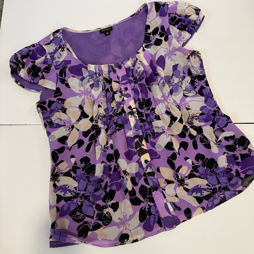 Cottagecore Nine West Purple Floral Blouse med Size 10 Cap sleeve Spring Summer